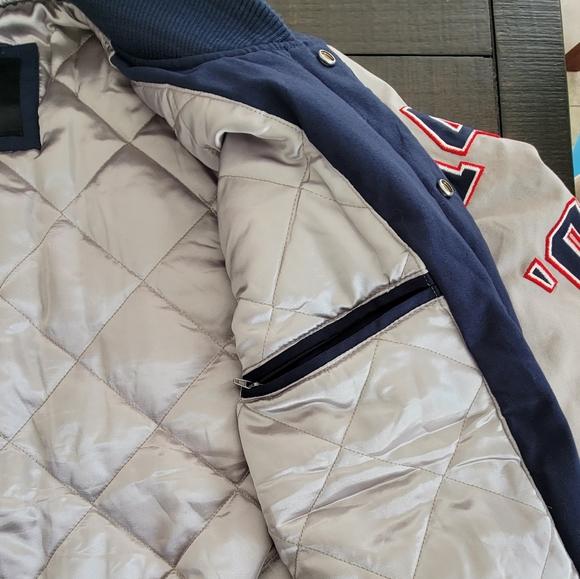 NEW ENGLAND PATRIOTS SUPERBOWL CHAMPIONS JACKET - Picture 4 of 7